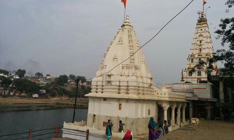 Shri Pashupatinath Temple 