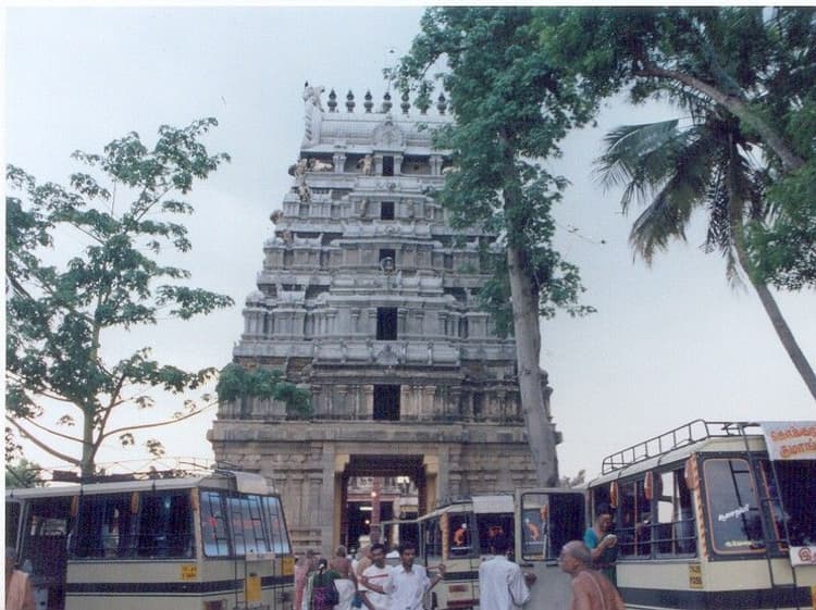 Tirunallurperumanam Temple